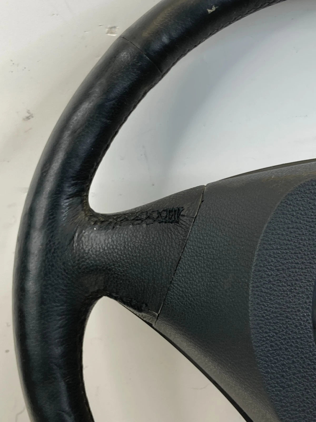 2006-2007 BMW 530XI STEERING WHEEL W/ AUDIO & CRUISE SWITCHES OEM