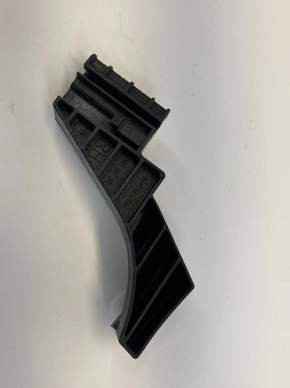 2006 2007 MERCEDES-BENZ ML 500 HANDLE FRAME BRACKET ON THE REAR RIGHT DOOR