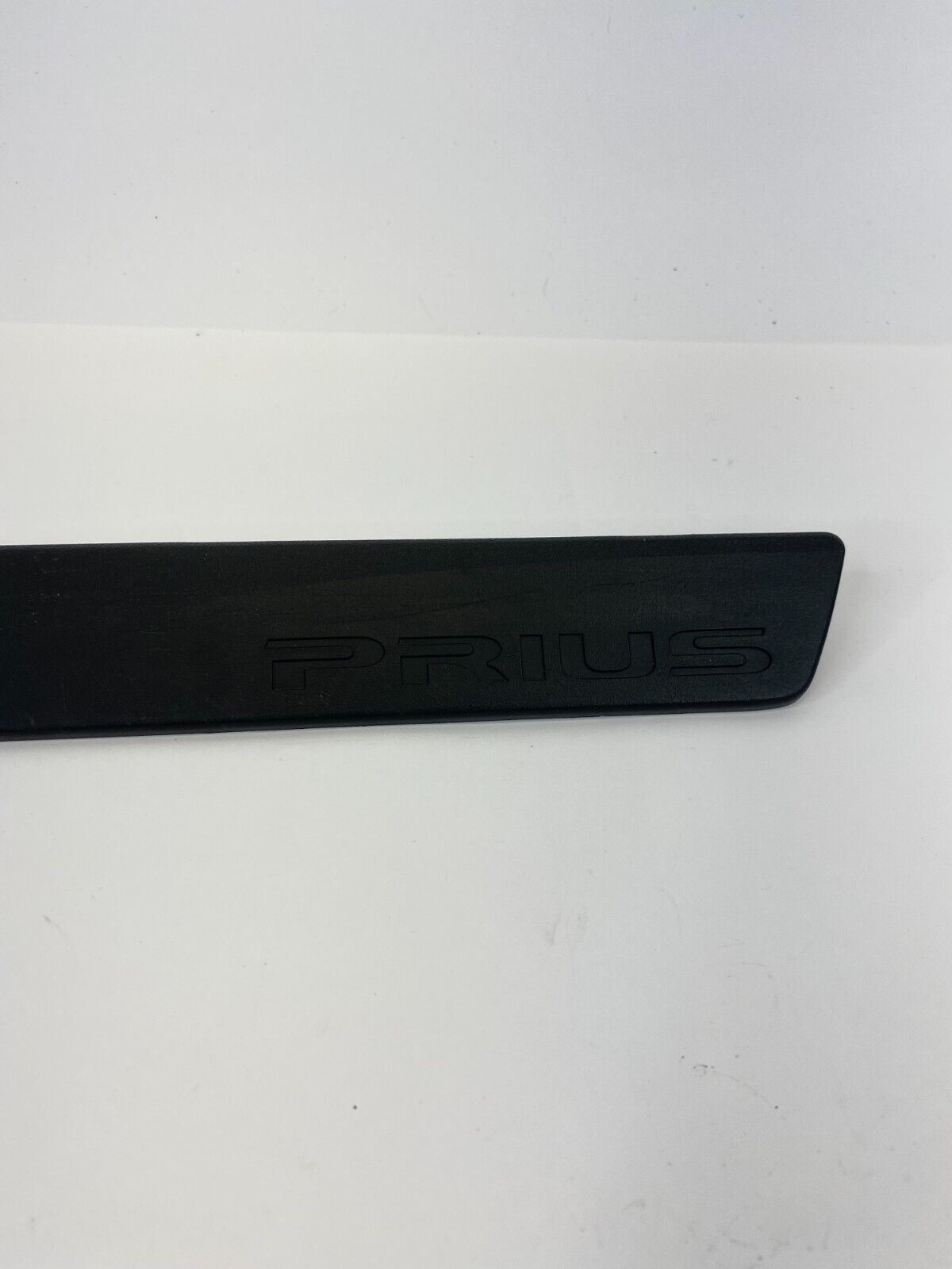 10-15 Toyota Prius Front Right Side Door Scuff Plate Step Trim Panel 67911-47030