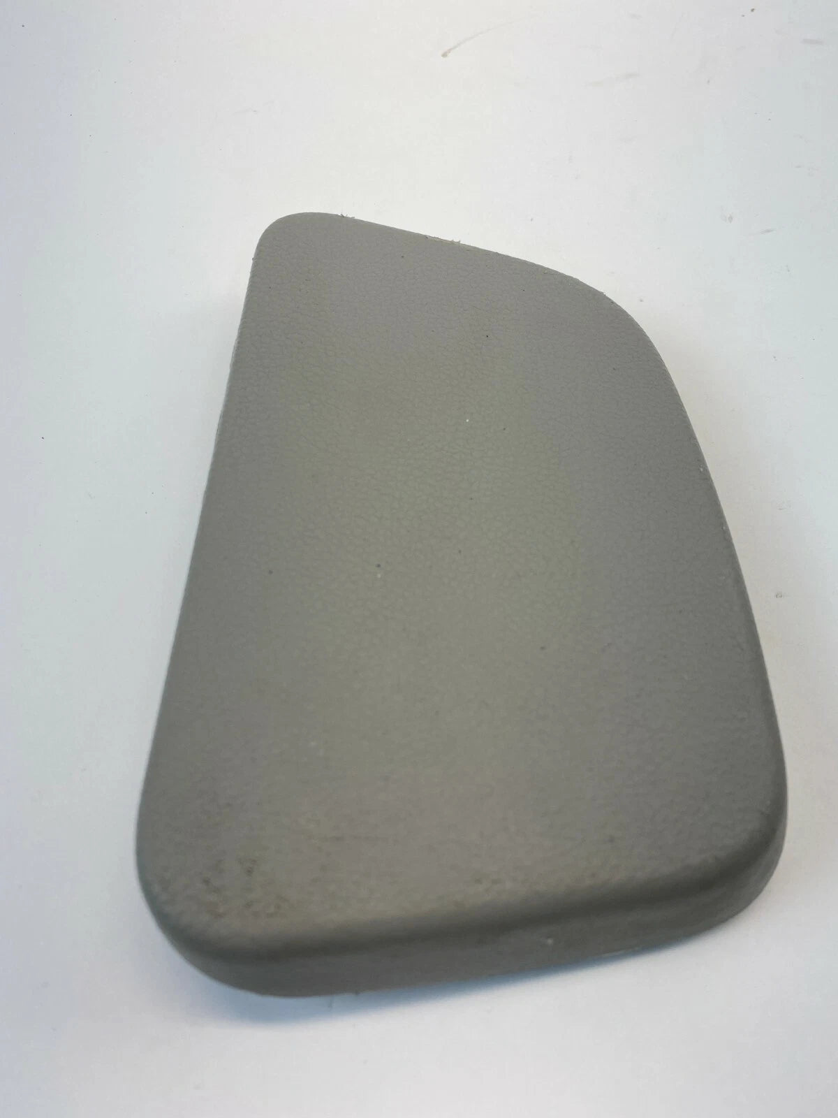 2008 2009 2010 SATURN VUE RIGHT PASSENGER SEAT BELT COVER TRIM CAP LID 96838889