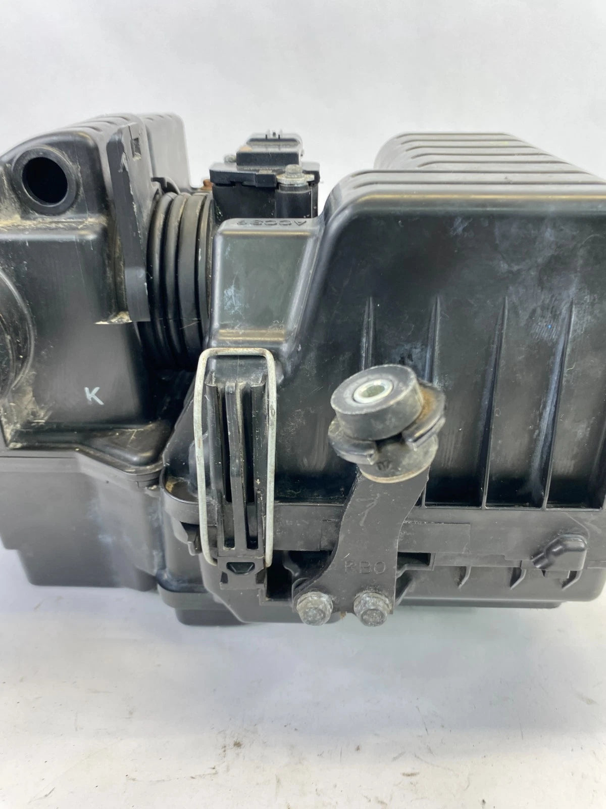 2009-2014 HONDA FIT 1.5L AIR CLEANER INTAKE FILTER BOX WITH MAF SENSOR OEM