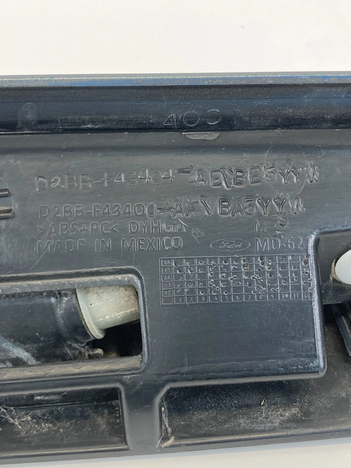 14-19 FORD FIESTA SEDAN TRUNK LID MOLDING PANEL GARNISH W/ EMBLEM D2BB-F43400-AA