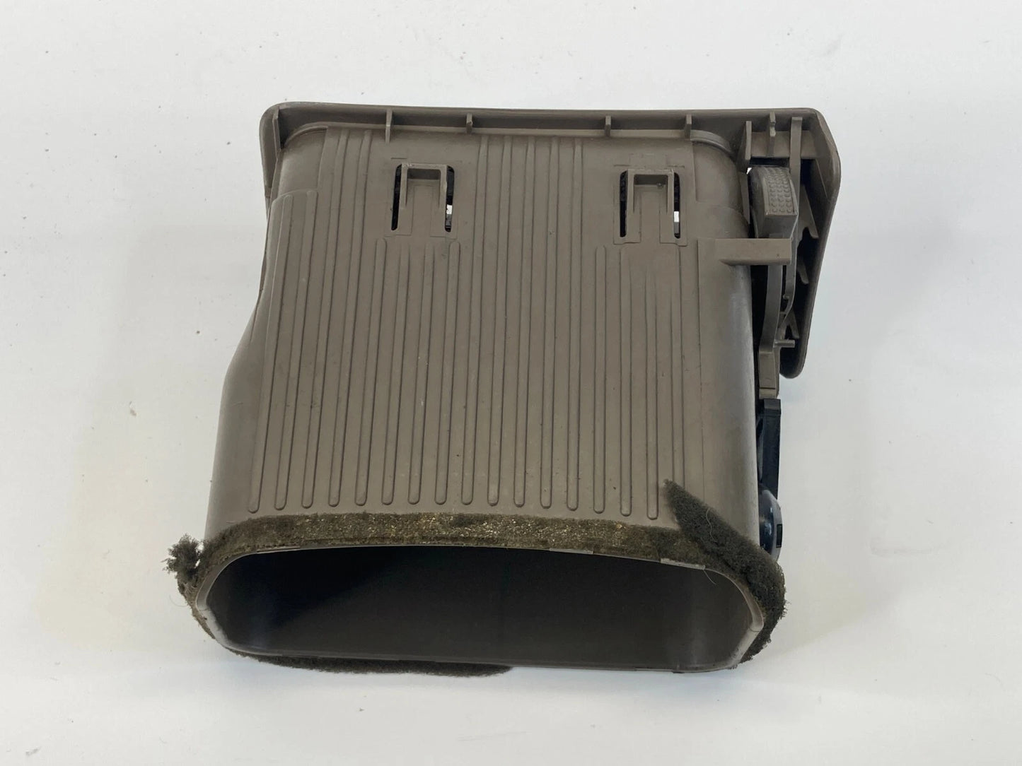 03-08 TOYOTA COROLLA RIGHT SIDE DASH A/C AC AIR VENT GRILLE OUTLET 55670-02060