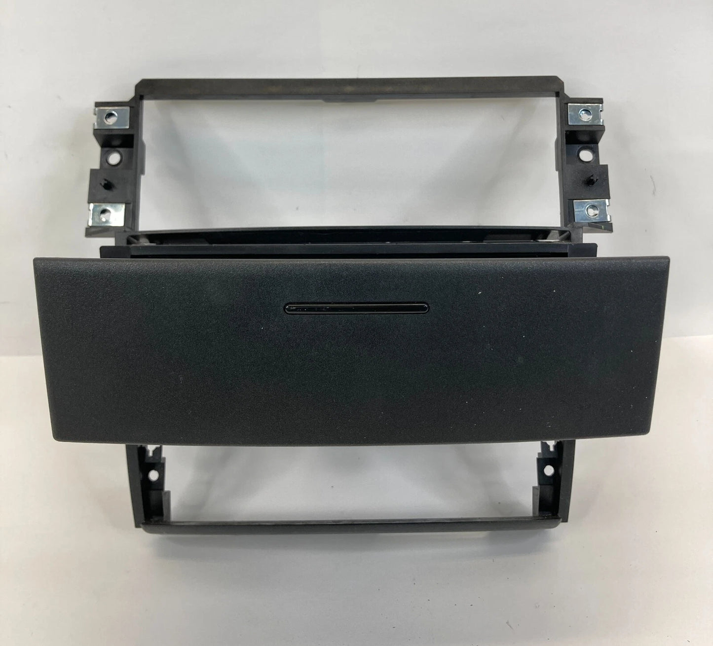 2003-2006 KIA SORENTO CENTER DASH STORAGE TRAY BEZEL TRIM PANEL 84570-3E000 OEM