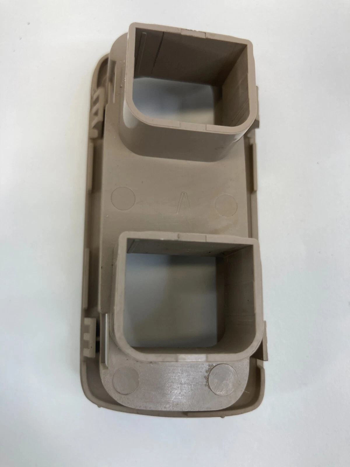 05-10 KIA SPORTAGE CENTER CONSOLE HEAT HEATER SEAT SWITCH COVER BEZEL TRIM OEM