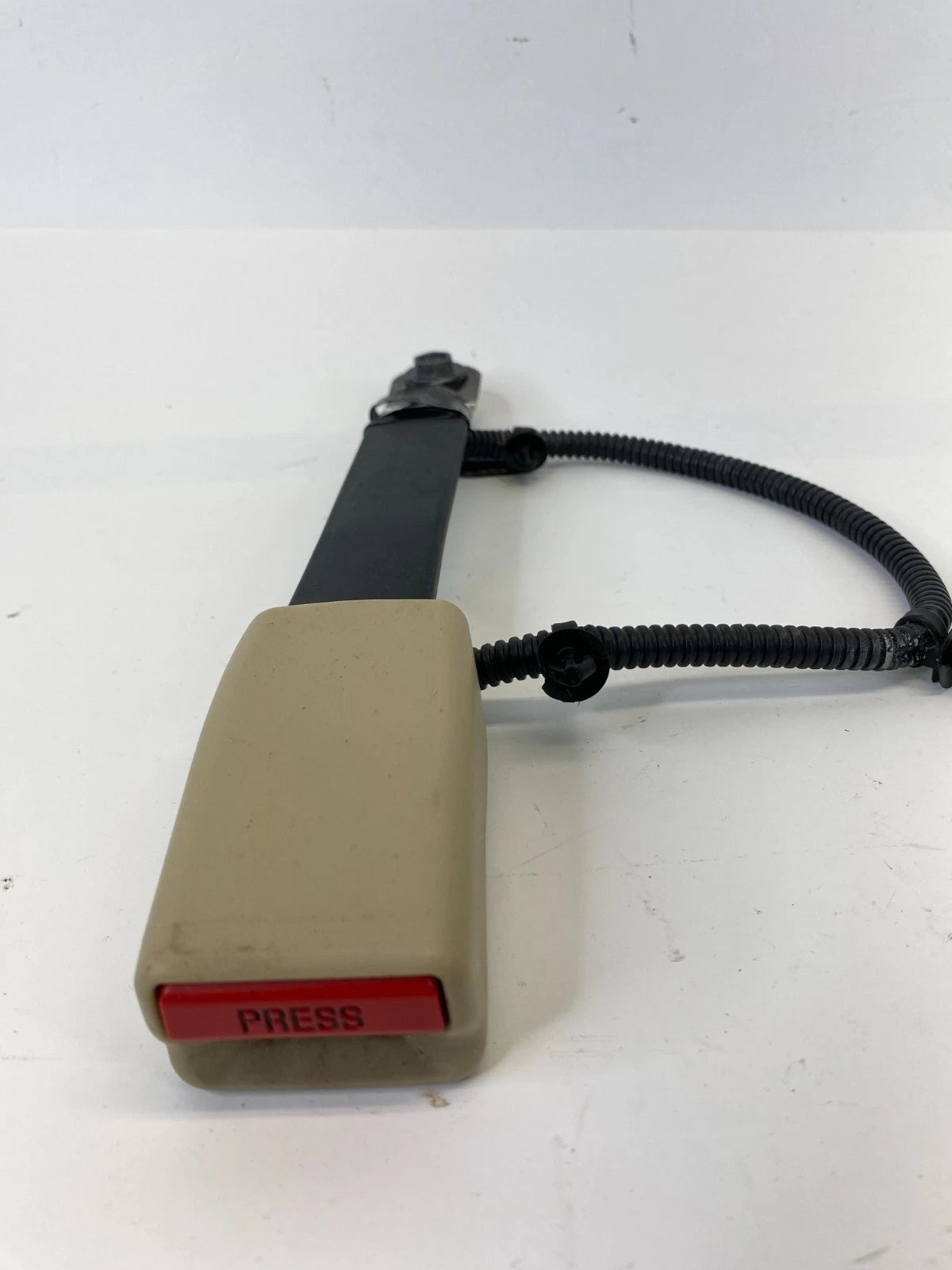 2010-2013 ACURA MDX FRONT RIGHT PASSENGER SIDE SEAT BELT BUCKLE FR RH OEM