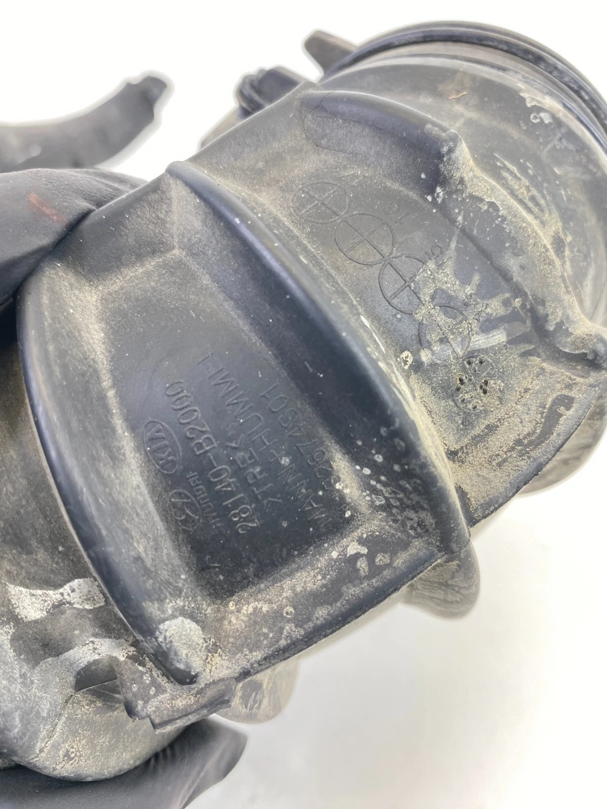 2014-2019 Kia Soul 1.6L Air Intake Hose Tube Duct 28140-B2000 OEM