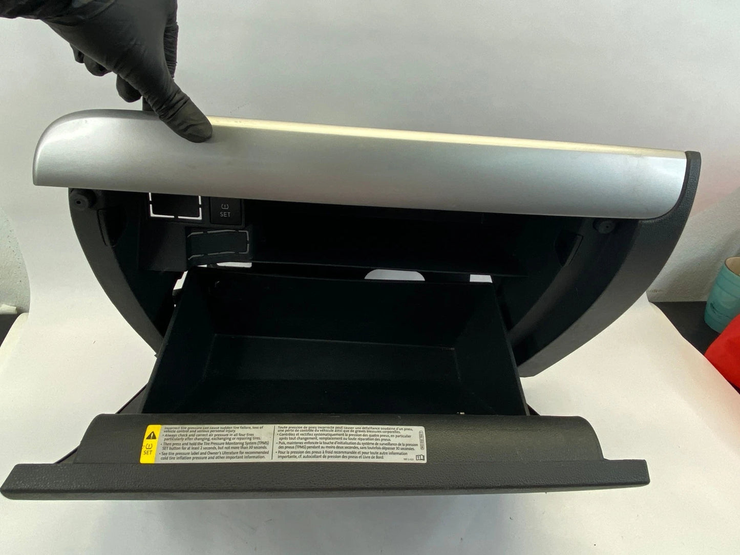 2010-2014 VOLKSWAGEN JETTA DASHBOARD GLOVE BOX COMPARTMENT STORAGE OEM 5C7857101