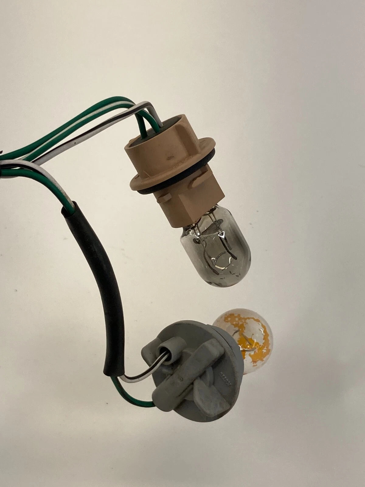 00-03 LEXUS RX300 REAR TAILLIGHT SOCKET WIRE BULB HARNESS CONNECTOR MOUNT OEM