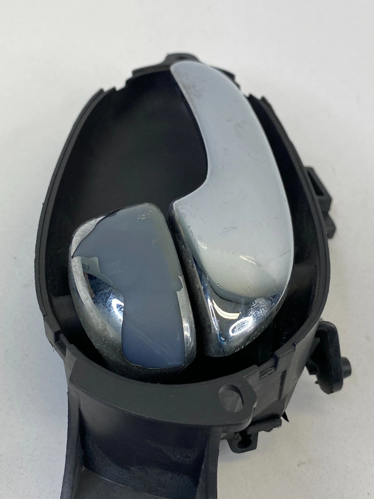 2002-2009 GMC ENVOY FRONT LEFT DRIVER SIDE INNER INTERIOR DOOR HANDLE 107502LH