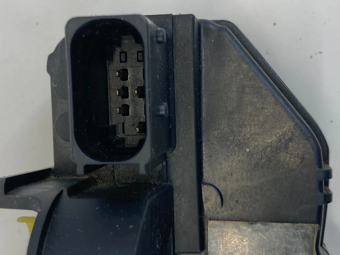 2015-2017 GMC TERRAIN FRONT LEFT DOOR LOCK LATCH ACTUATOR RELEASE 13579564 OEM