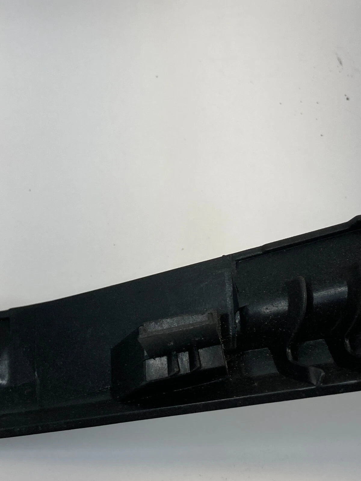 2008 2009 2010 SATURN VUE CENTER CLIMATE CONTROL BEZEL AC VENT TRIM PANEL COVER