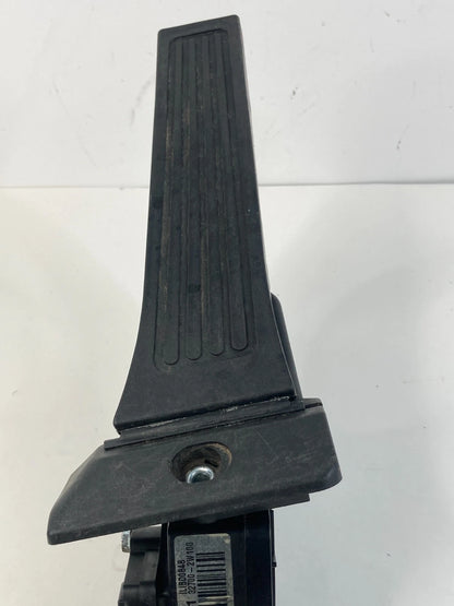 2013-2018 HYUNDAI SANTA FE 3.3L ACCELERATOR GAS PEDAL ASSEMBLY 35190-4X700 OEM