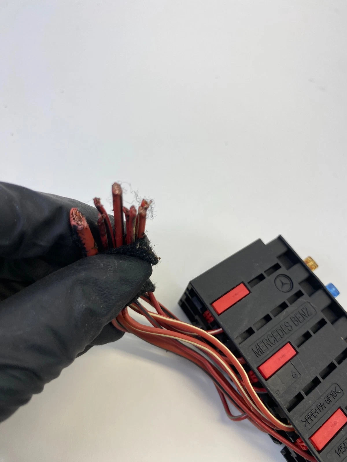 2007-2012 MERCEDES-BENZ GL450 INTERIOR FUSE BOX BLOCK TERMINAL HOLDER OEM