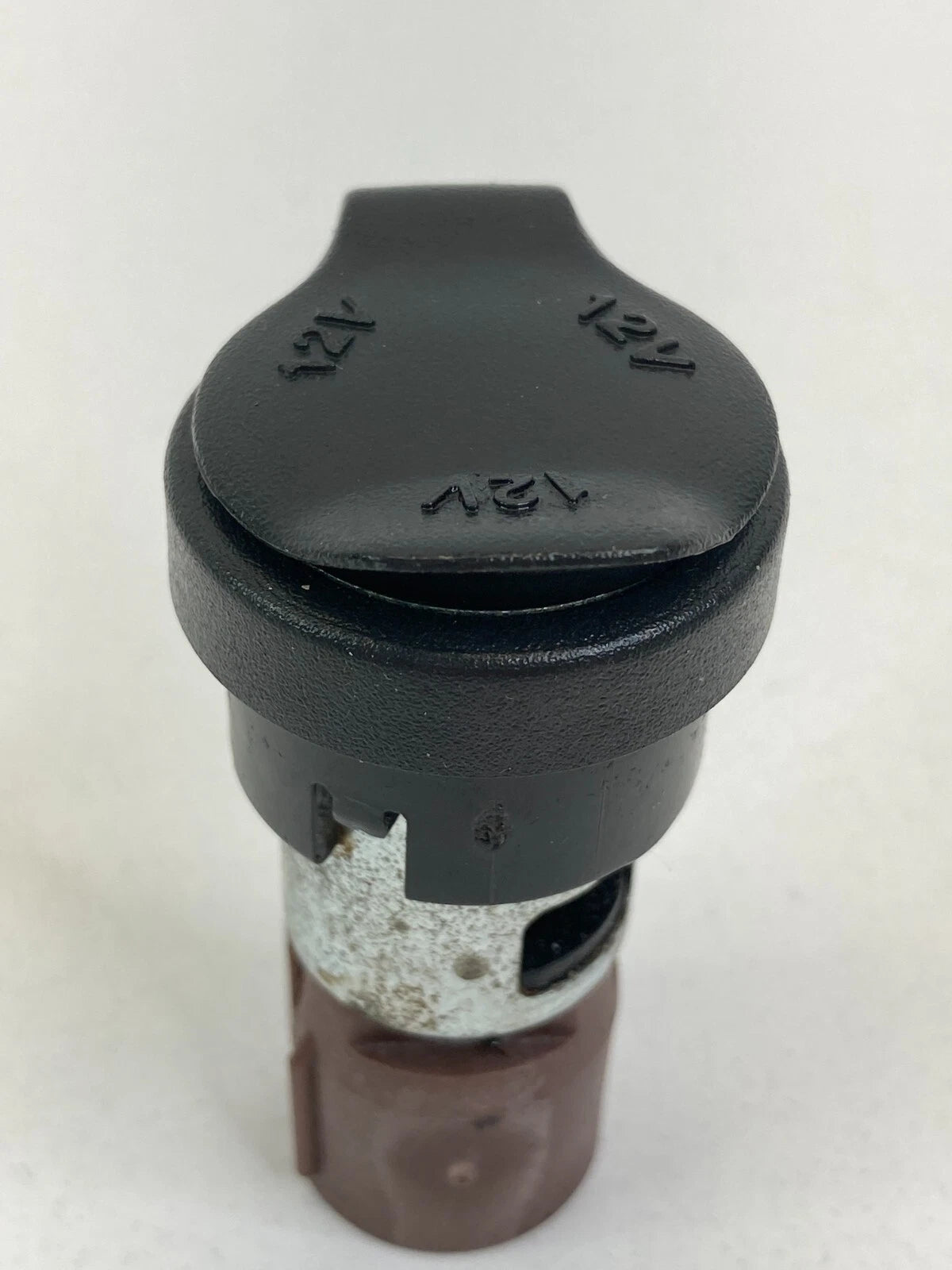 2005 2006 2007 2008 2009 SAAB 9-7X 97X POWER OUTLET LIGHTER 12V SOCKET OEM