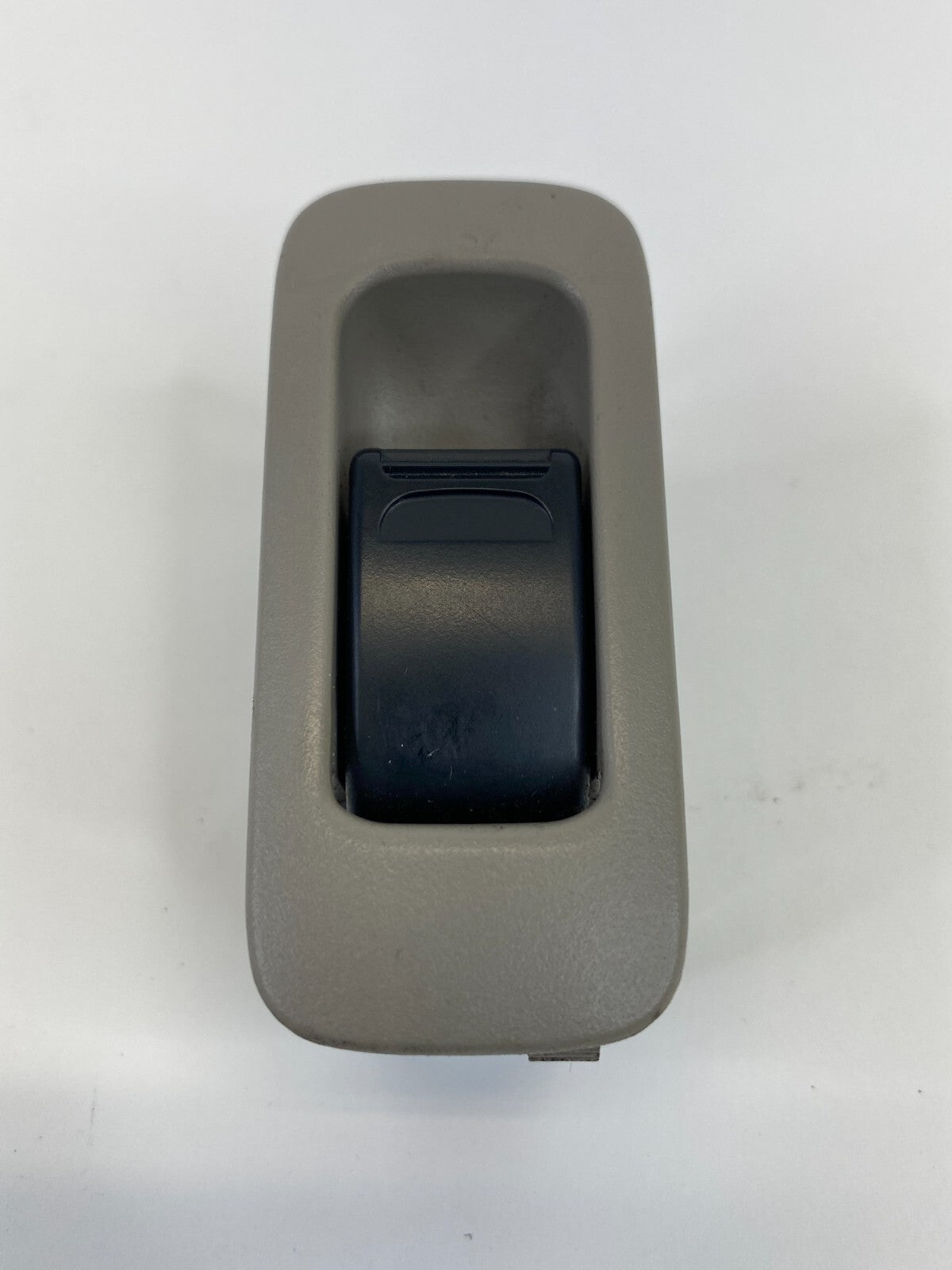 2002-2006 Suzuki XL-7 Rear Left Side Door Power Window Switch 37995-75F0 OEM