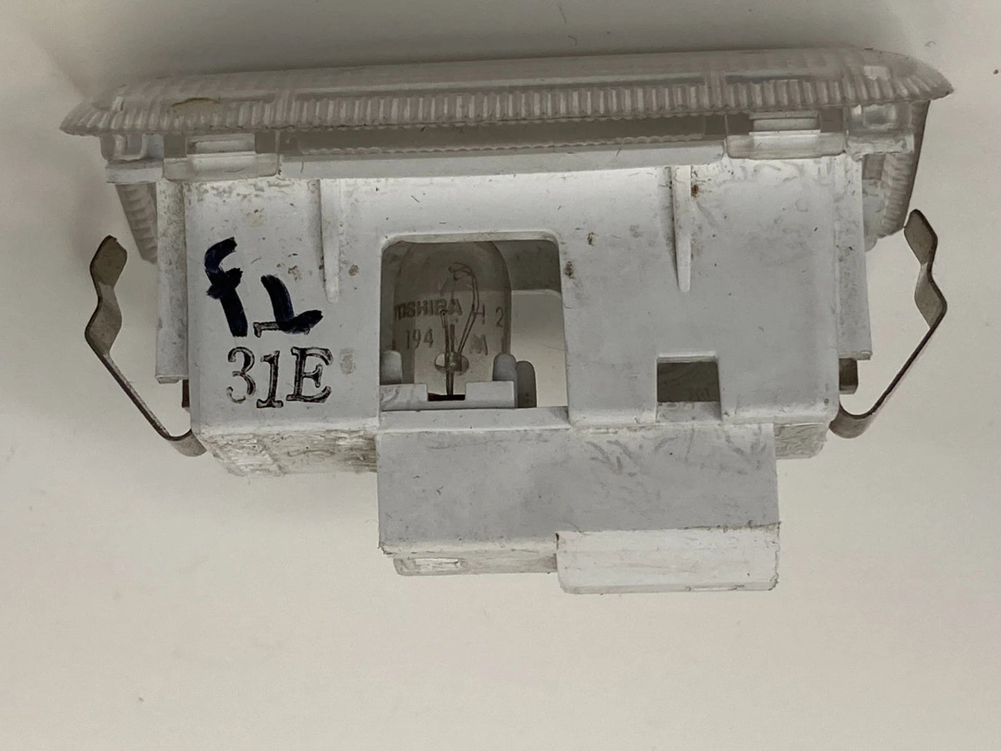 98-05 LEXUS GS300 FRONT LEFT DRIVER SIDE INTERIOR DOOR COURTESY LIGHT LAMP OEM