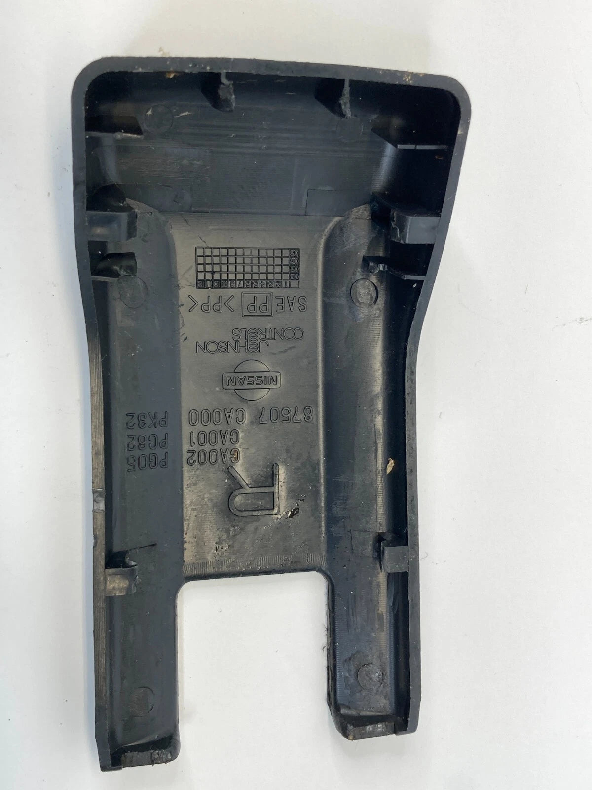 2003-2007 NISSAN MURANO RIGHT SIDE SEAT RAIL TRACK COVER TRIM BEZEL 87507-CA000