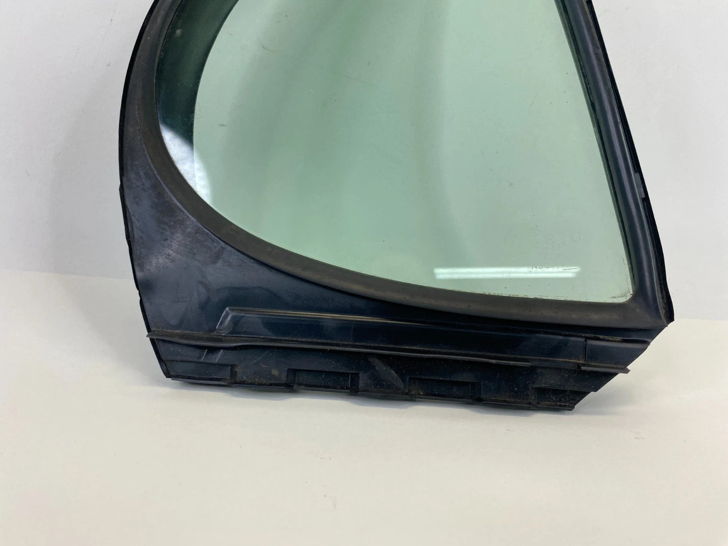 02 03 Lexus ES300 04-06 ES330 Rear RH Door Quarter Vent Window Glass 68188-33030