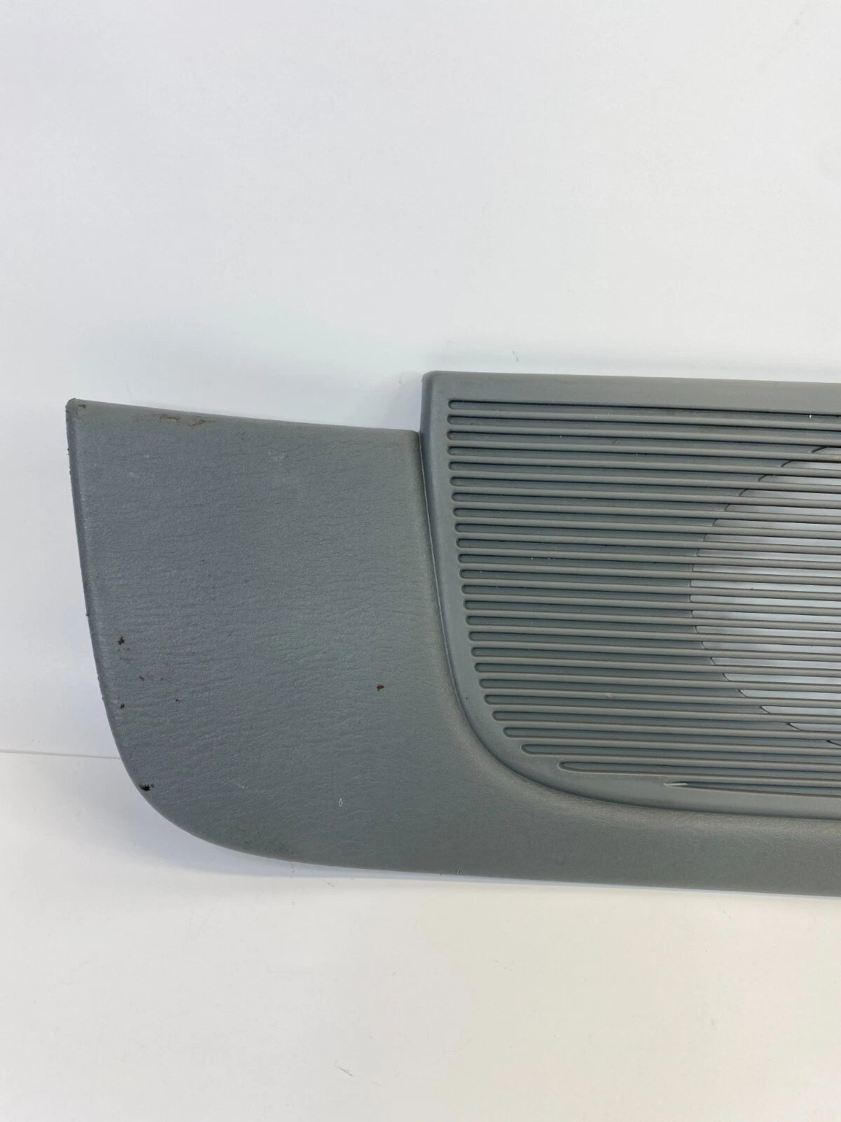 01-07 CHRYSLER TOWN & COUNTRY QUARTER PANEL LEFT SIDE SPEAKER TRIM 0SK71TRMAA