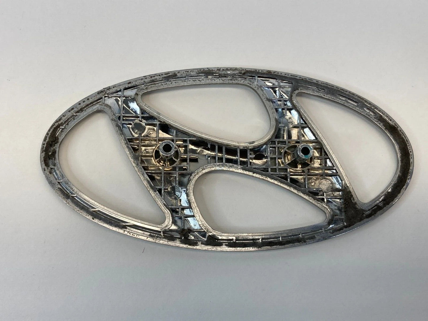 2007-2010 HYUNDAI ELANTRA REAR TRUNK DECK LID LOGO EMBLEM BADGE OEM