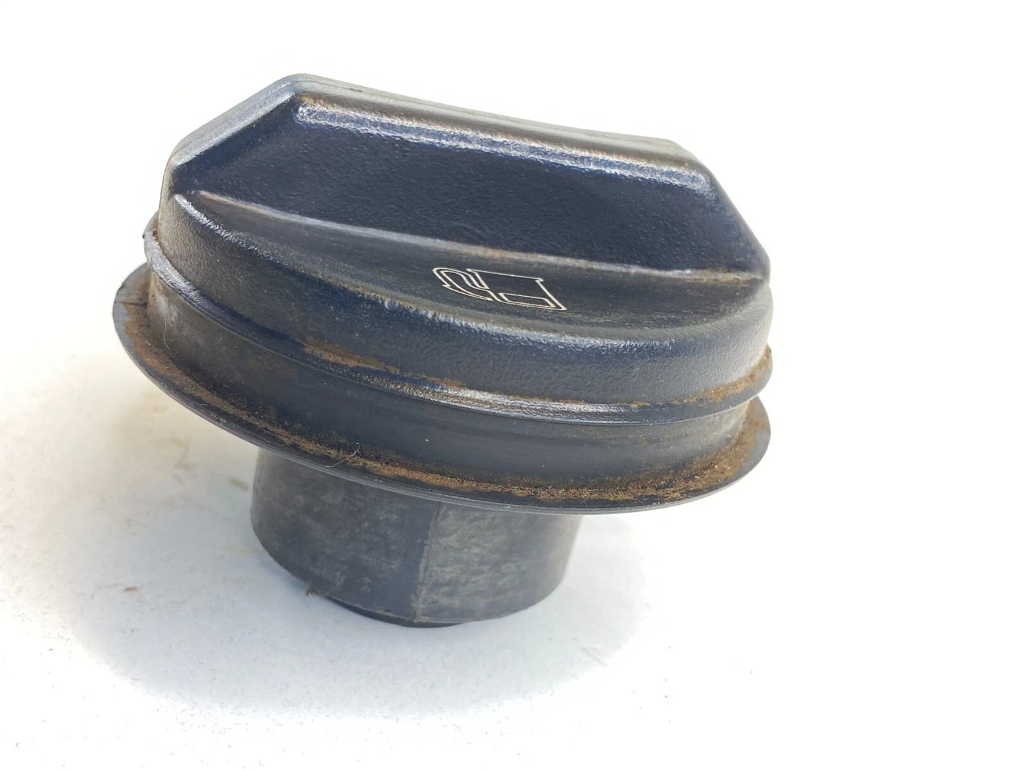 2001-2010 CHRYSLER PT CRUISER FUEL TANK CAP GAS LID COVER ASSEMBLY OEM