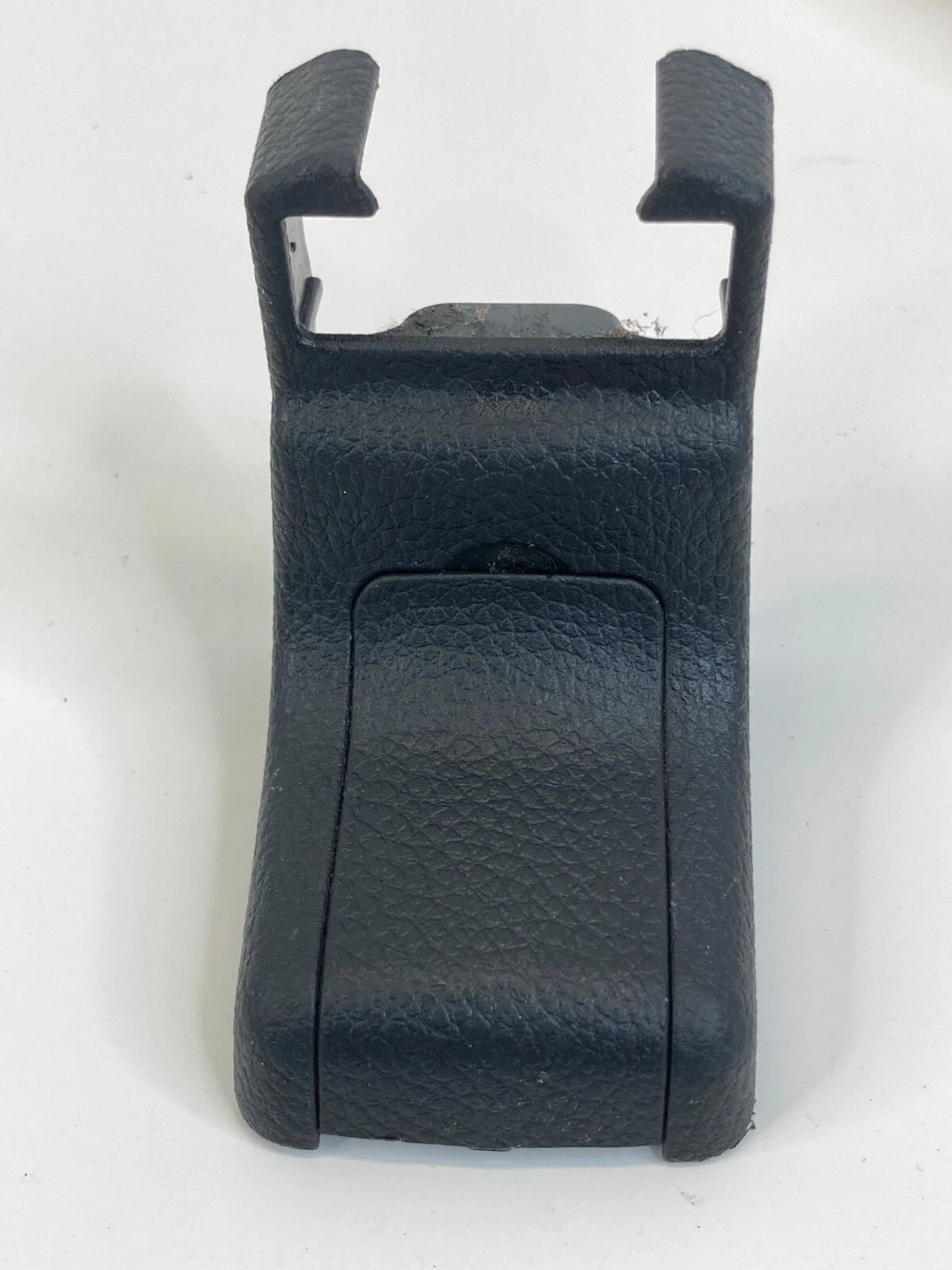 2013-2019 HYUNDAI SANTA FE FRONT LEFT SEAT TRACK END COVER TRIM SET OF 4 OEM
