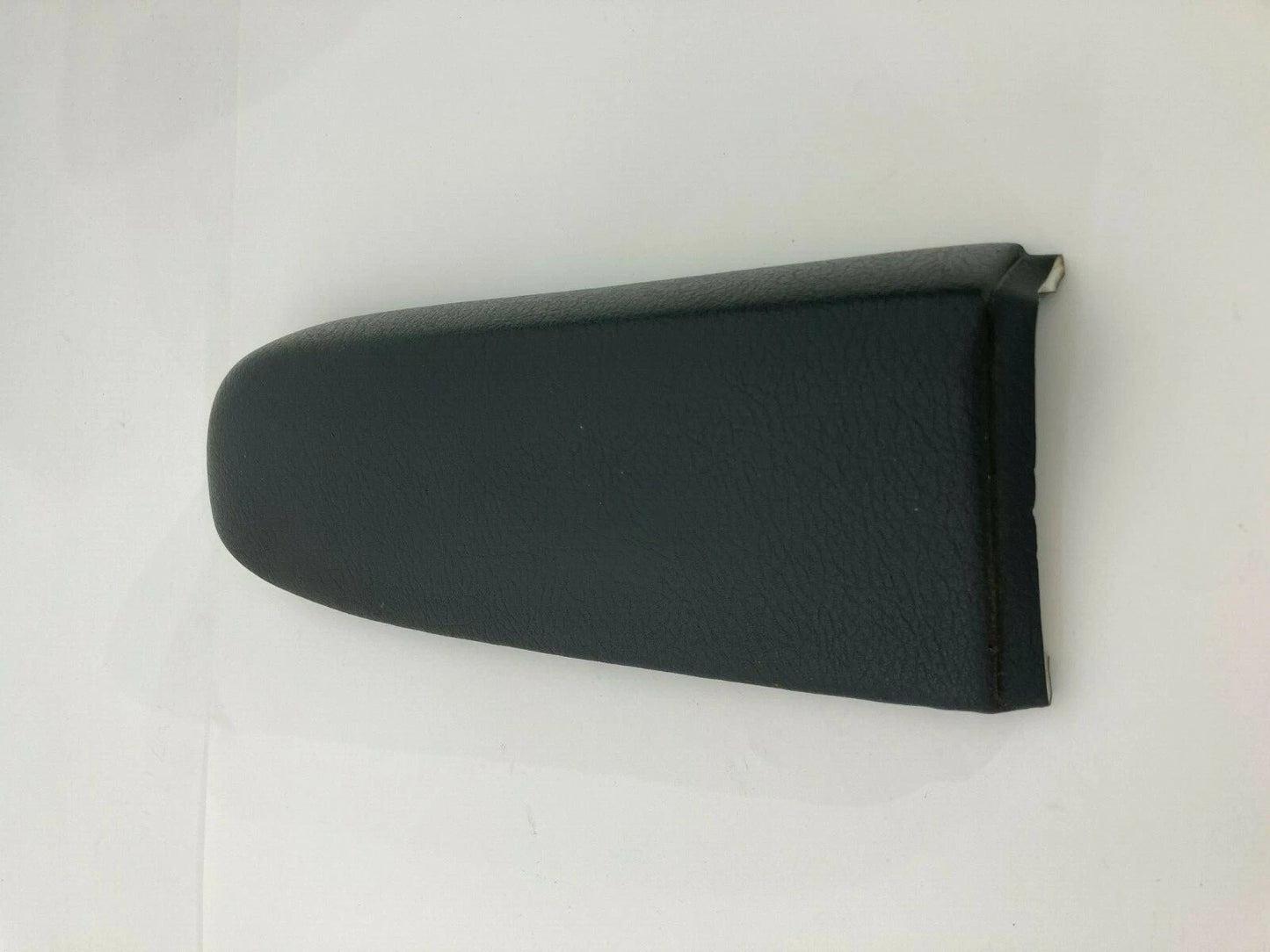 2003 03 KIA SORENTO FRONT RIGHT PASSENGER SIDE DOOR PANEL ARMREST ARM REST OEM
