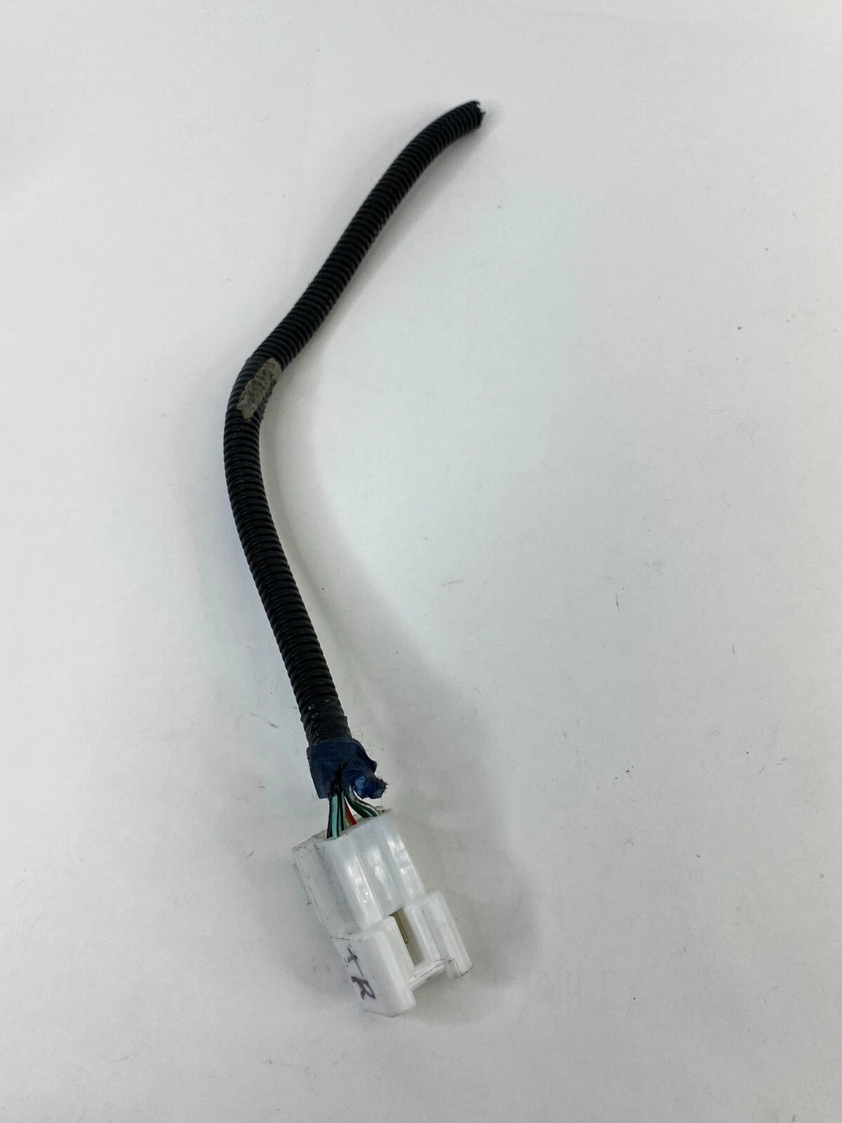 2004 2005 2006 MAZDA MPV REAR RIGHT SIDE TAIL LIGHT TAILLIGHT WIRE CONNECTOR OEM