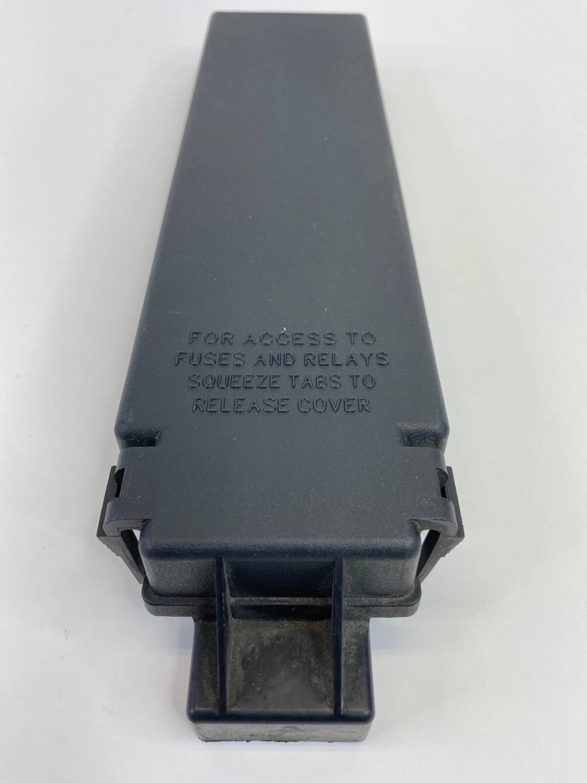 2005-2008 JEEP GRAND CHEROKEE ENGINE UNDER HOOD FUSE RELAY BOX COVER CAP OEM
