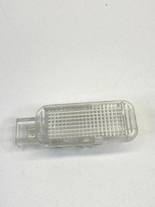 2002-2008 AUDI A4 QUATTRO FRONT LEFT SIDE DOOR INTERIOR COURTESY LIGHT LAMP OEM