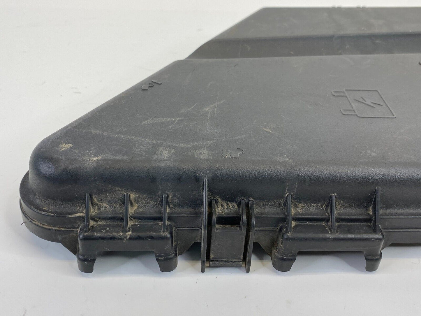 2004 2005 2006 Cadillac SRX Base 3.6L AT Engine Fuse Box Cover Lid 15233126 OEM