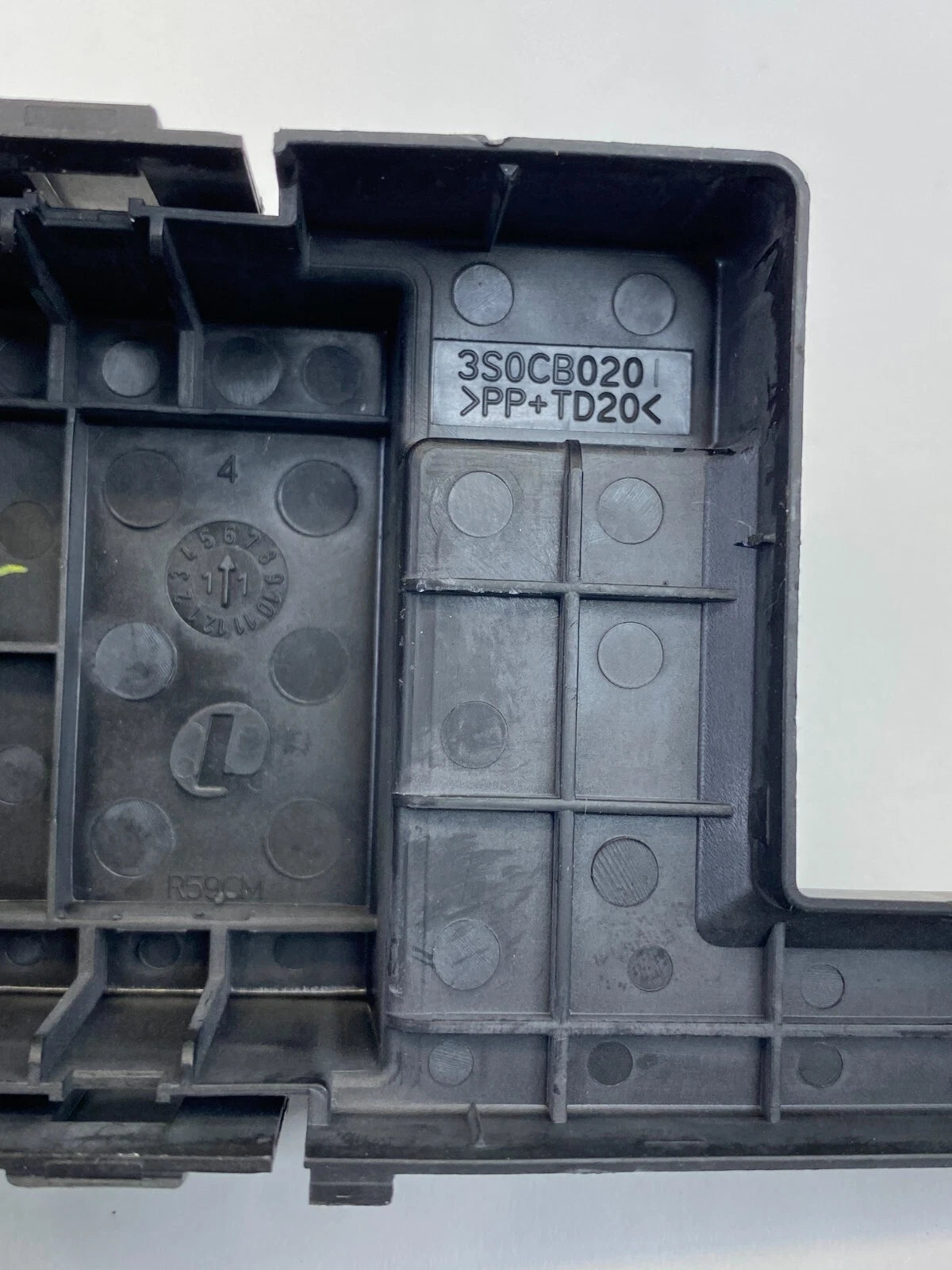 11-15 FORD EXPLORER FUSE RELAY BOX MODULE COMPARTMENT TOP COVER LID 3S0CB020 OEM
