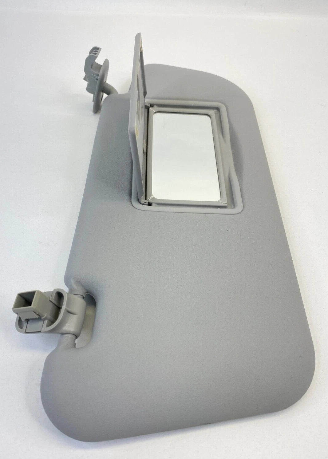 04-08 MAZDA 3 MAZDA3 SEDAN RIGHT PASSENGER SIDE SUNVISOR SUN VISOR SHADE GRAY