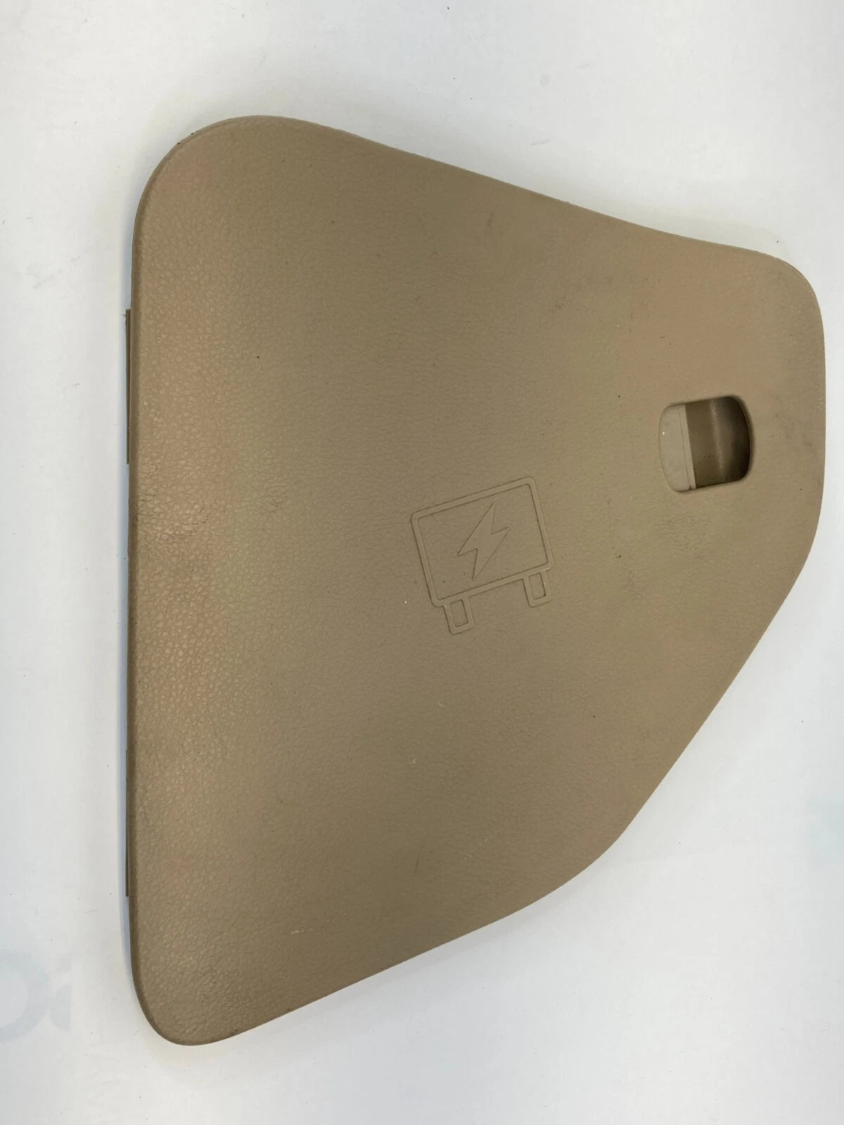 2009 09 SATURN VUE FUSE BOX COVER TRIM ACCESS DOOR BEZEL BATTERY CAP PANEL OEM