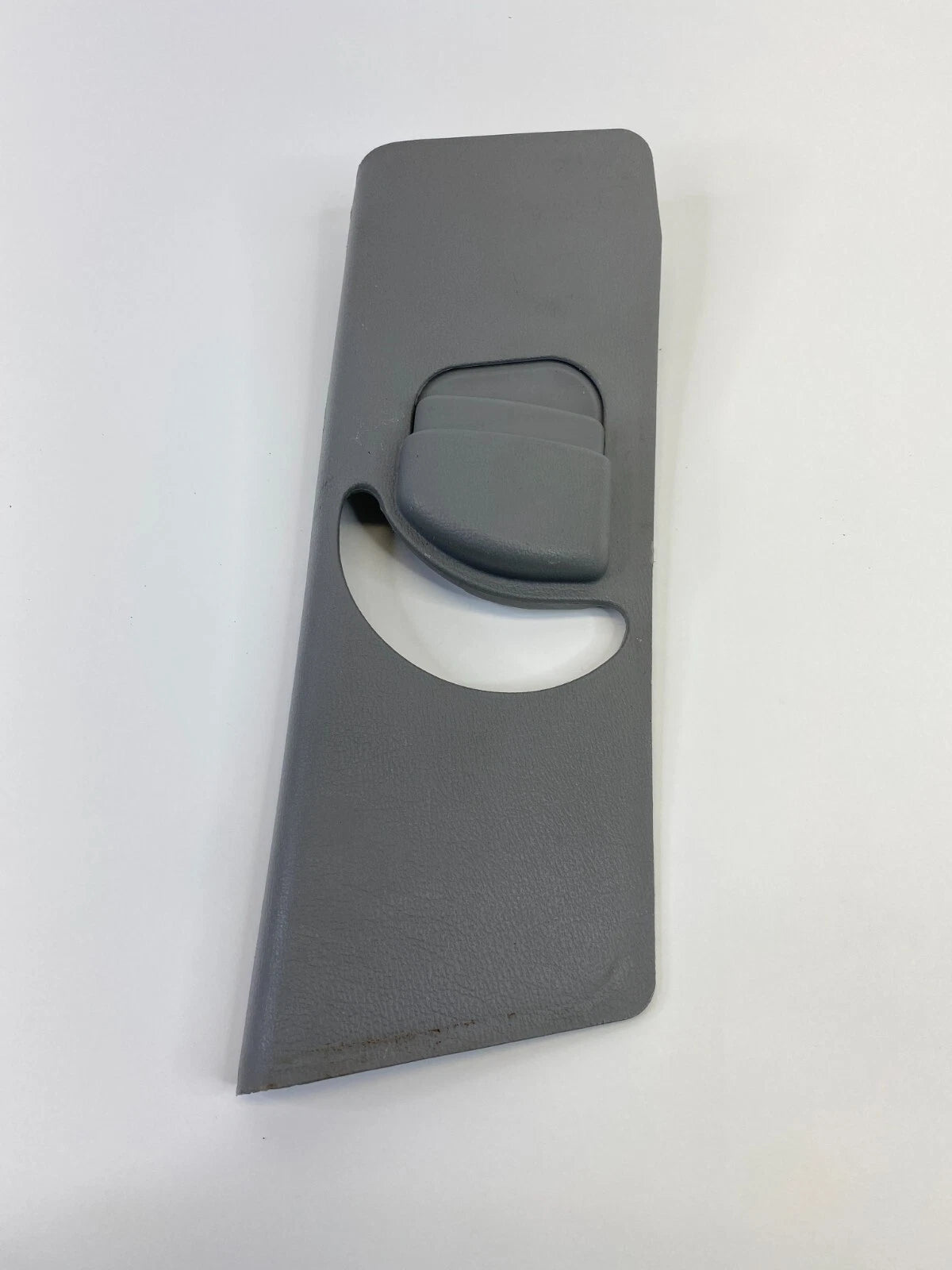 2007-2010 HYUNDAI ELANTRA FRONT RIGHT SEAT BELT HEIGHT ADJUSTER COVER OEM
