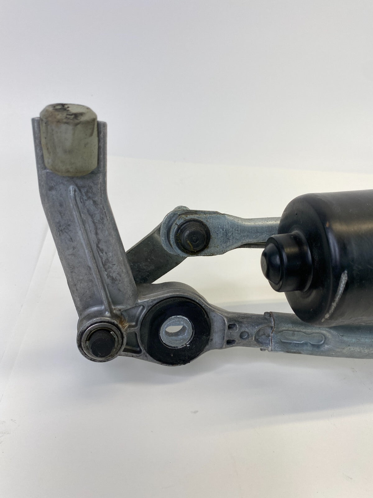 2006 06 BMW 330xi Front Windshield Wiper Motor w/ Linkage 697826301 OEM