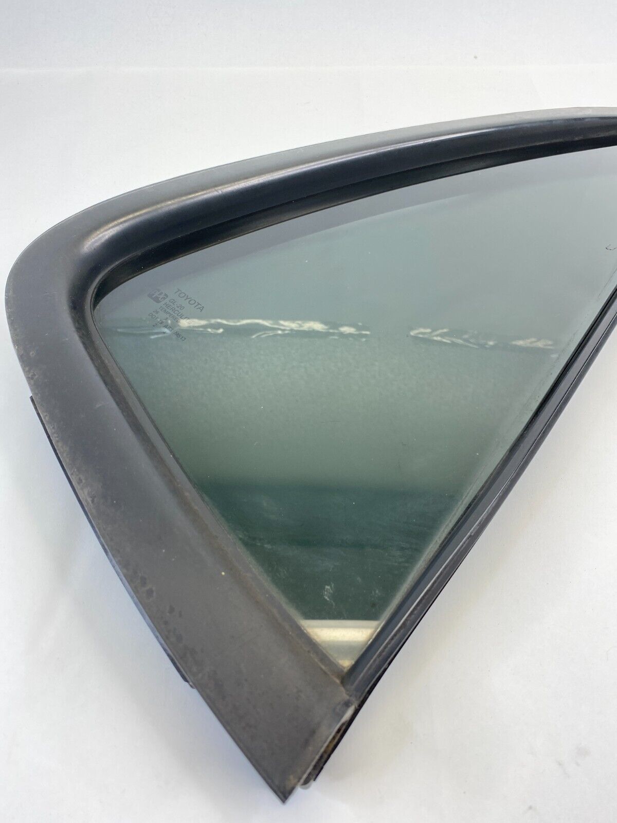 2001-2007 Toyota Sequoia Rear Right Side Door Quarter Window Glass 68188-0C010