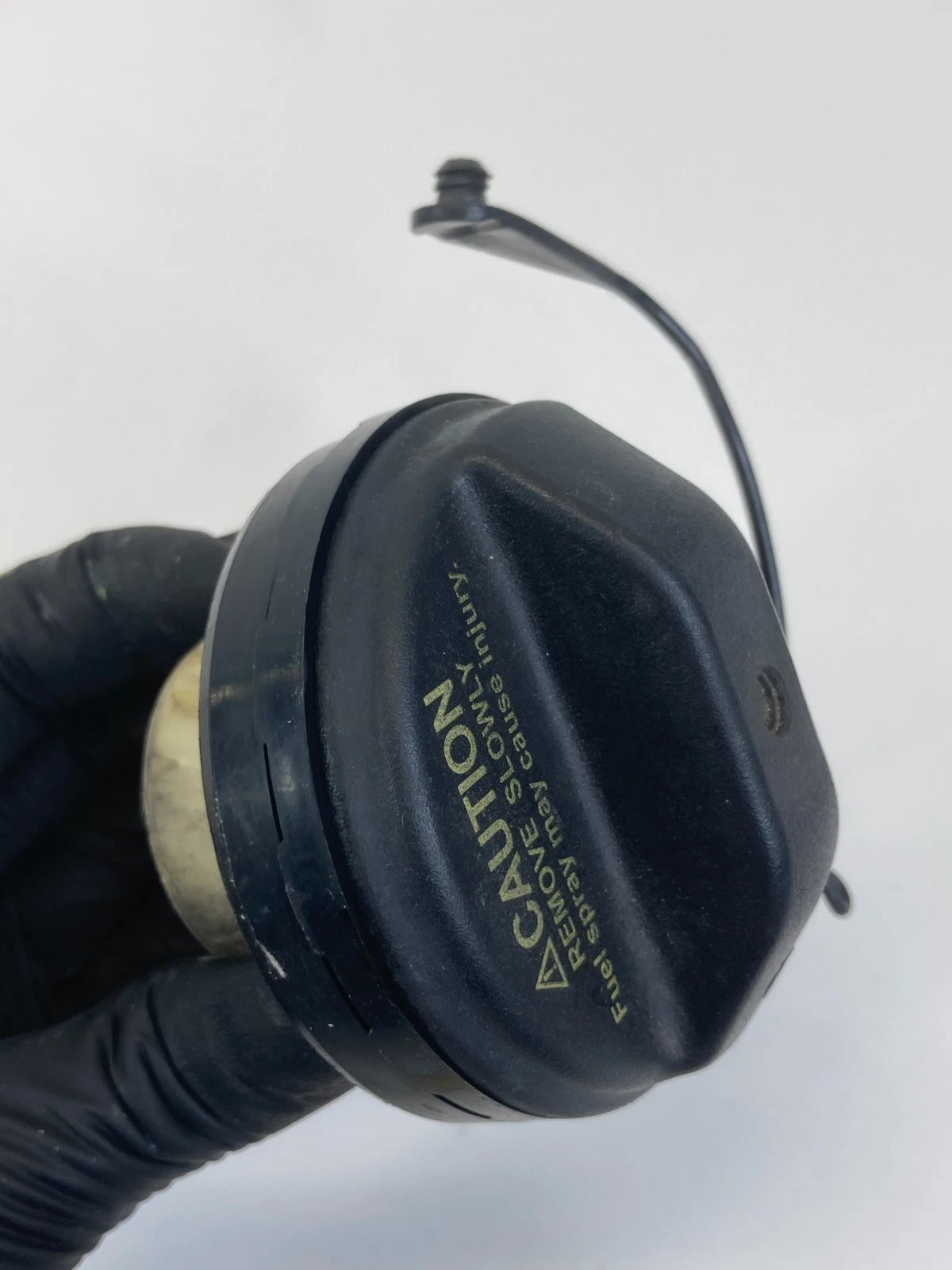 04 05 06 07 08 09 TOYOTA PRIUS GAS FUEL TANK CAP WITH TETHER STRAP OEM FACTORY