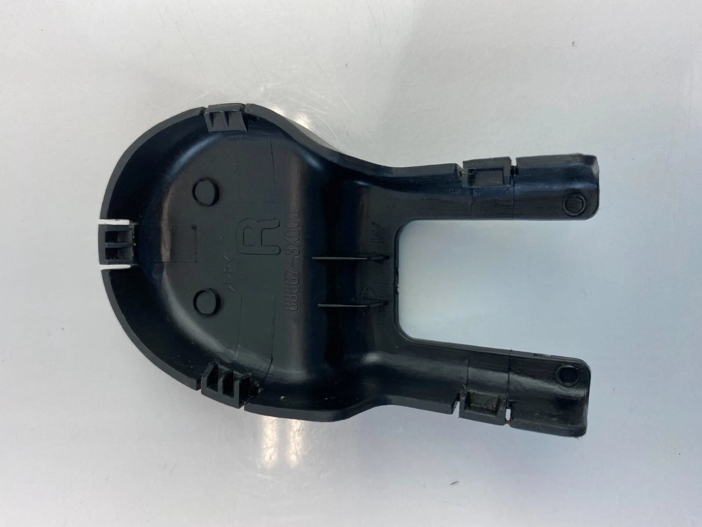 2011-2016 HYUNDAI ELANTRA SEDAN FRONT RIGHT SEAT INNER TRACK END COVER TRIM OEM