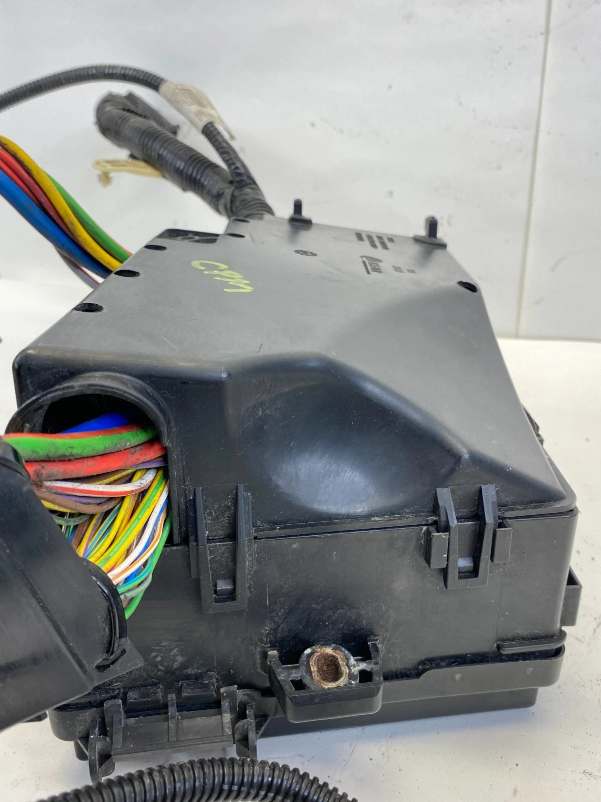 2013-2016 FORD ESCAPE 1.6L ENGINE FUSE BOX BATTERY JUNCTION BOX OEM AV6T14A067AD
