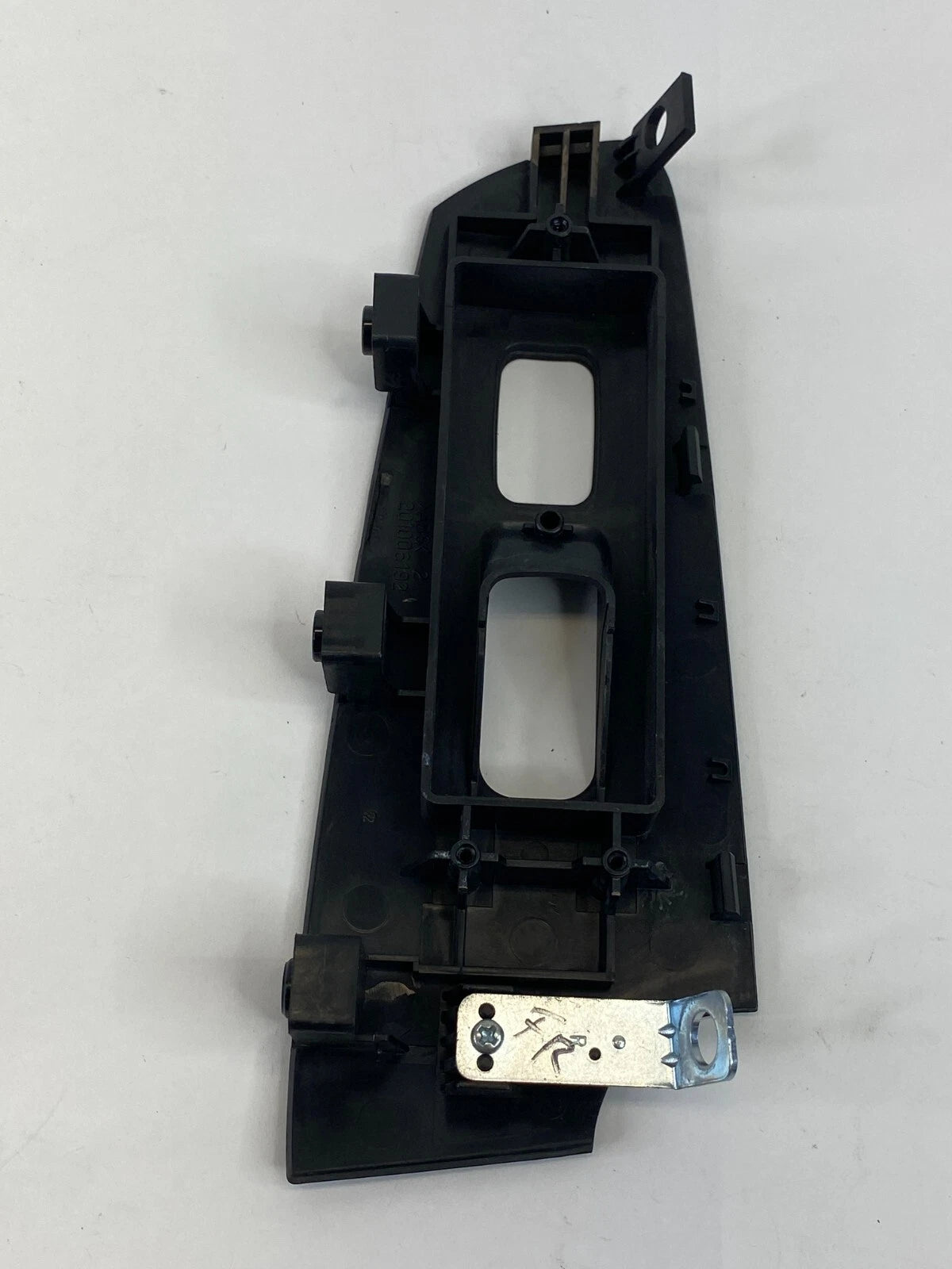 2010-2013 KIA FORTE FRONT RIGHT PASSENGER WINDOW SWITCH TRIM BEZEL 201006192