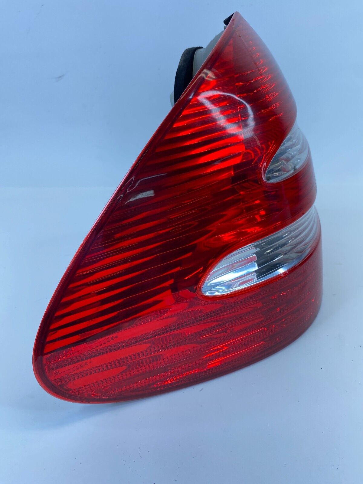 2003-2006 Mercedes Benz E500 Rear Left Driver Side Tail Light Lamp A2118200364