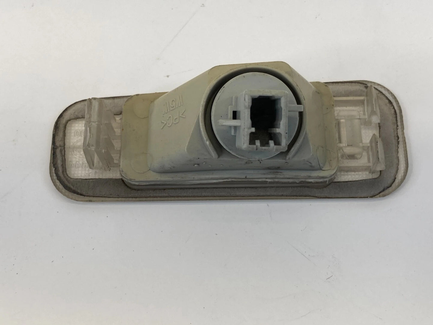 2006-2011 KIA RIO RIO5 REAR RIGHT PASSENGER SIDE LICENSE PLATE LIGHT LAMP OEM