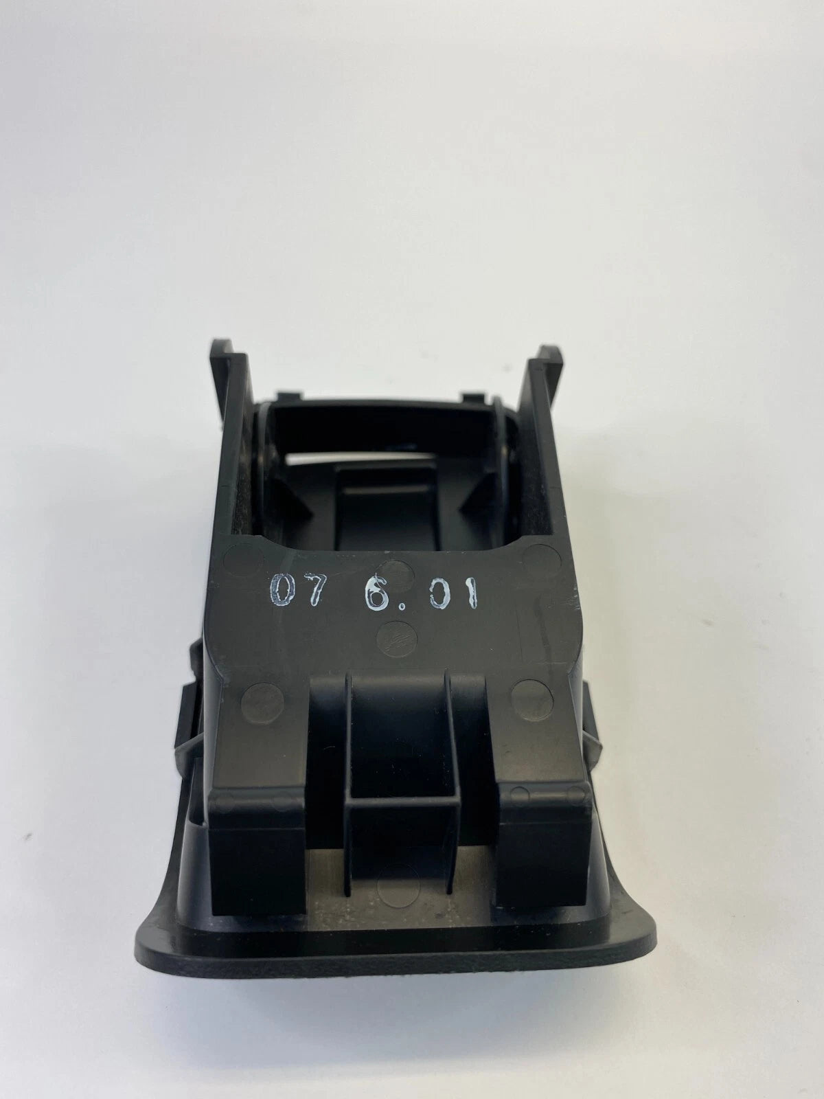 2007 2008 INFINITI G35 SEDAN REAR CHILD SEAT HOOK ANCHOR COVER TRIM 79980-JK000