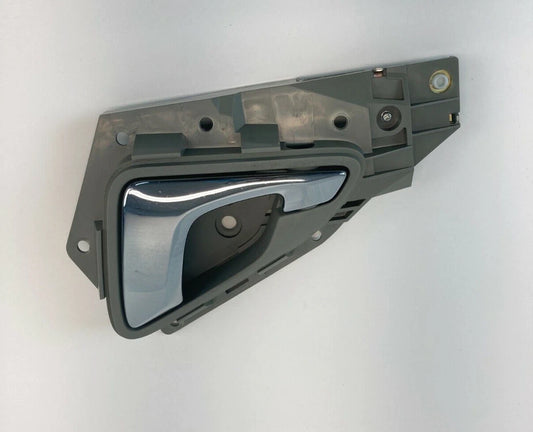 2005-2010 HONDA ODYSSEY FRONT LEFT DRIVER SIDE INTERIOR DOOR HANDLE W/ BEZEL OEM