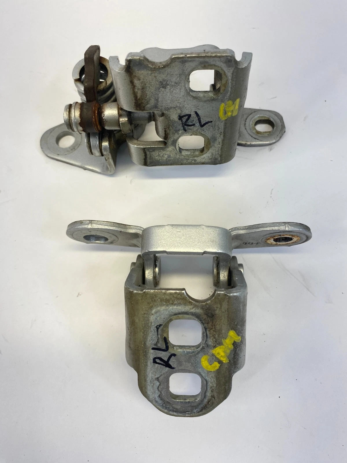 2011-2014 CHRYSLER 200 REAR LEFT DOOR UPPER LOWER HINGE PAIR SET 919AHL OEM