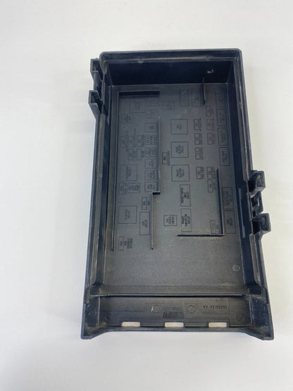 2006 2007 Chrysler Town & Country Engine Bay Mounted Fuse Box Cover 04692124AA