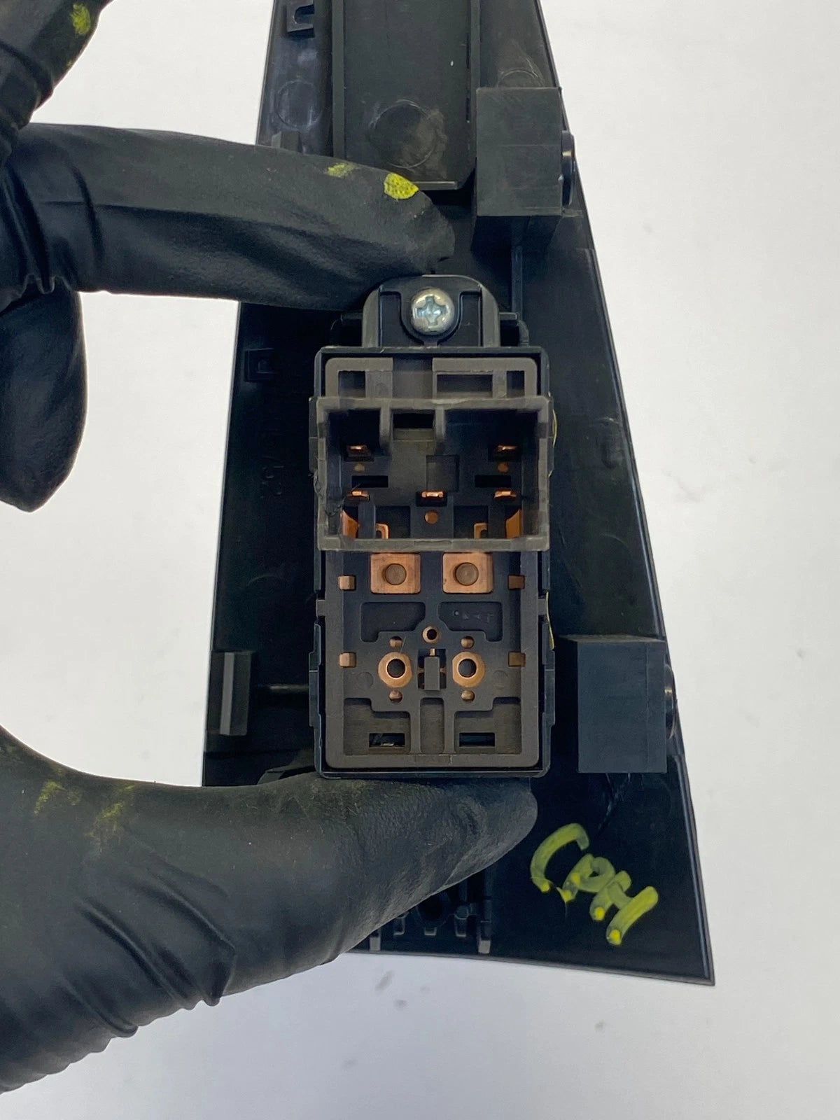 2010-2013 KIA FORTE REAR LEFT DRIVER SIDE POWER WINDOW SWITCH OEM 201005752