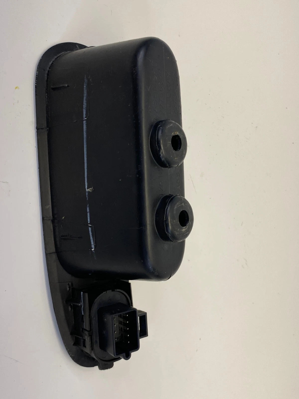 2006-2011 CHEVROLET HHR DRIVER FRONT LEFT POWER MIRROR SWITCH BEZEL OEM 22736350